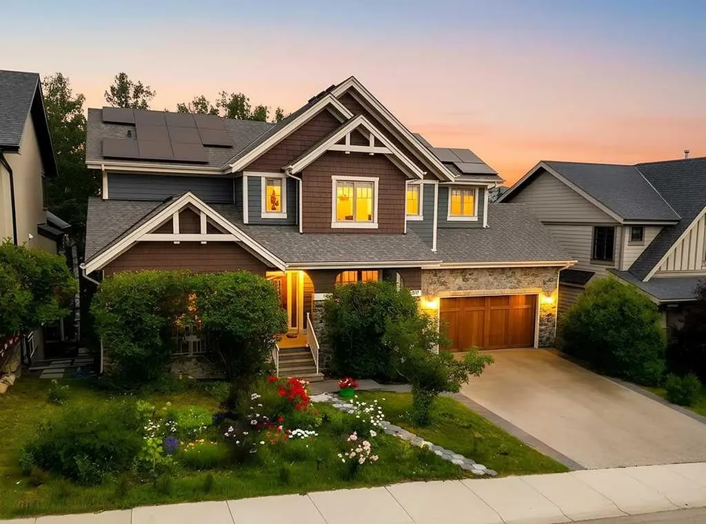 9318 14 Avenue SW Calgary AB T3H 0M1