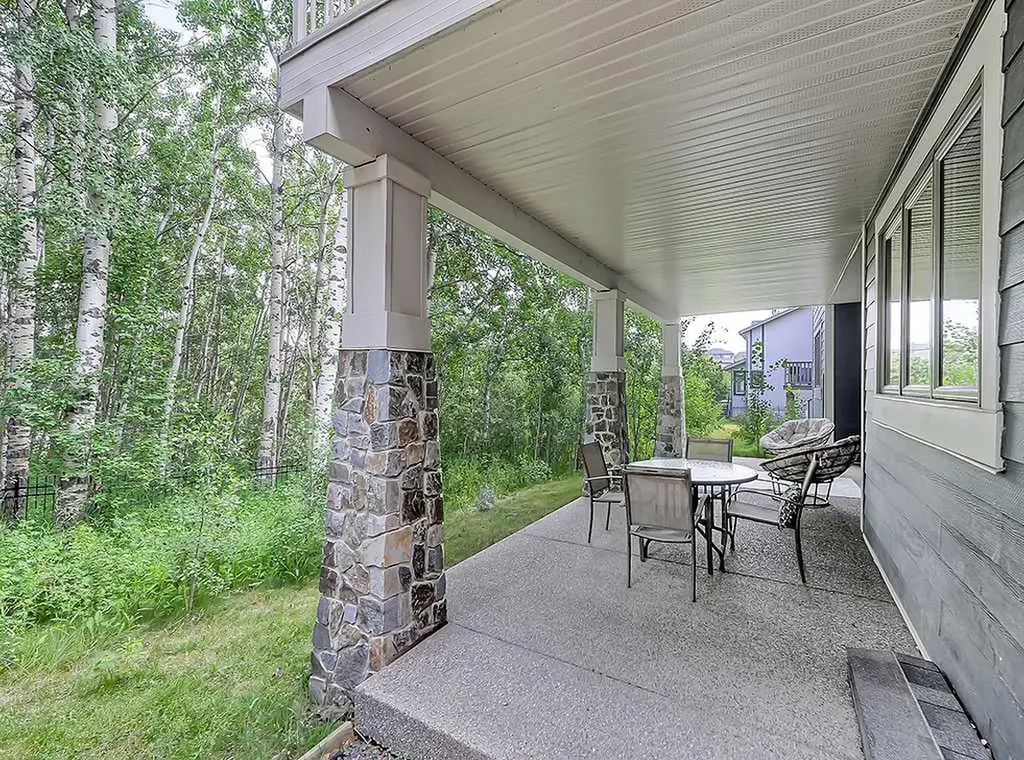 9318 14 Avenue SW Calgary AB T3H 0M1