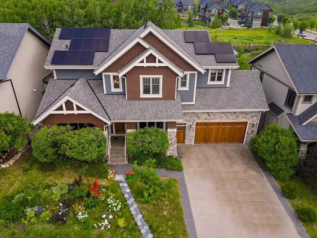 9318 14 Avenue SW Calgary AB T3H 0M1