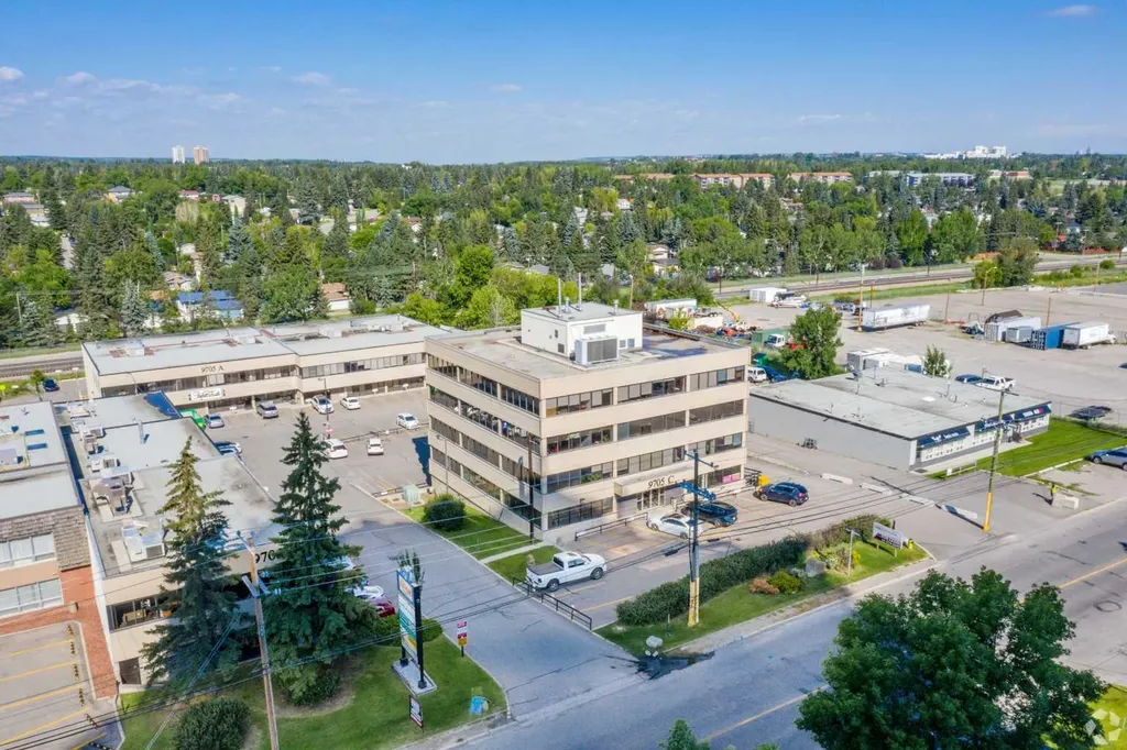 9705 Horton SW Calgary AB T2V 2X4