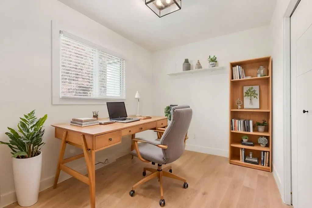 1323 106 Avenue SW Calgary AB T2W 0B8
