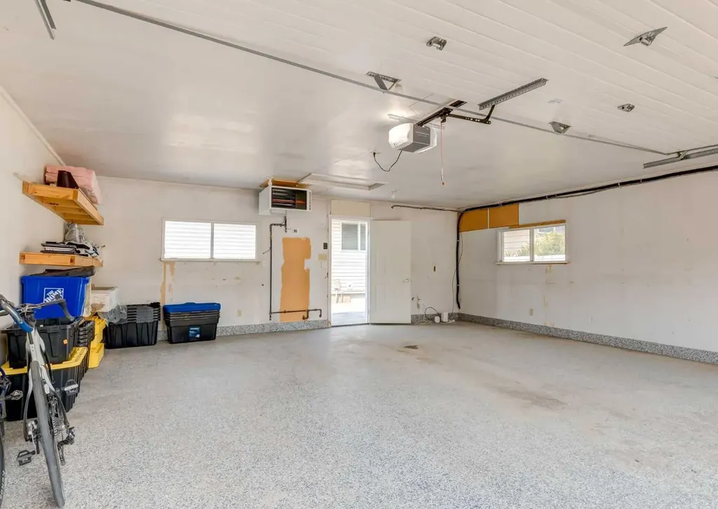 1323 106 Avenue SW Calgary AB T2W 0B8