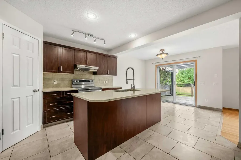 115 Macewan Park Circle Calgary AB T3K 4A3