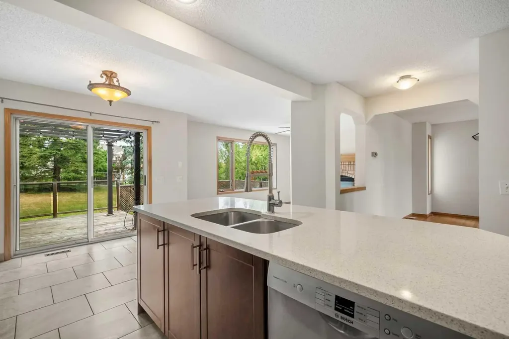115 Macewan Park Circle Calgary AB T3K 4A3