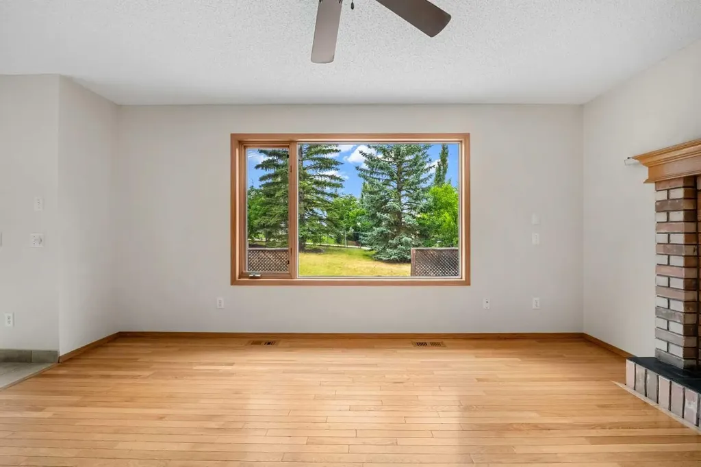 115 Macewan Park Circle Calgary AB T3K 4A3