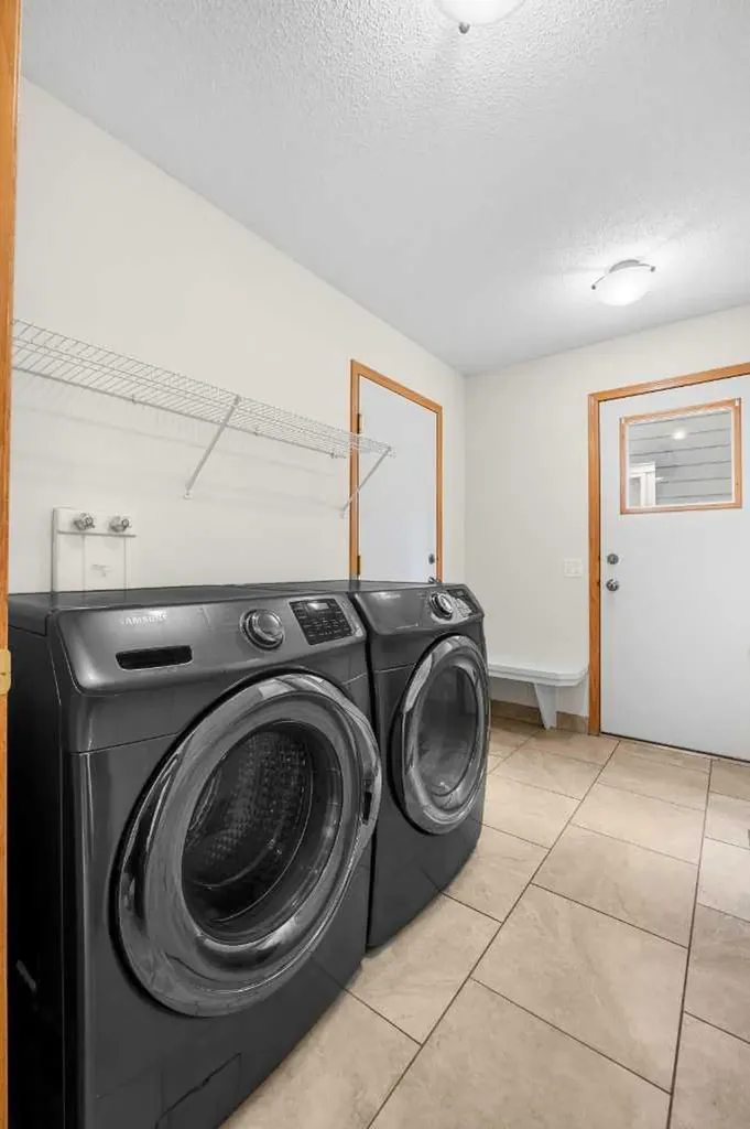 115 Macewan Park Circle Calgary AB T3K 4A3