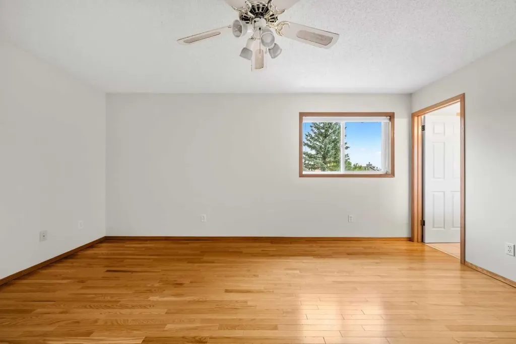 115 Macewan Park Circle Calgary AB T3K 4A3