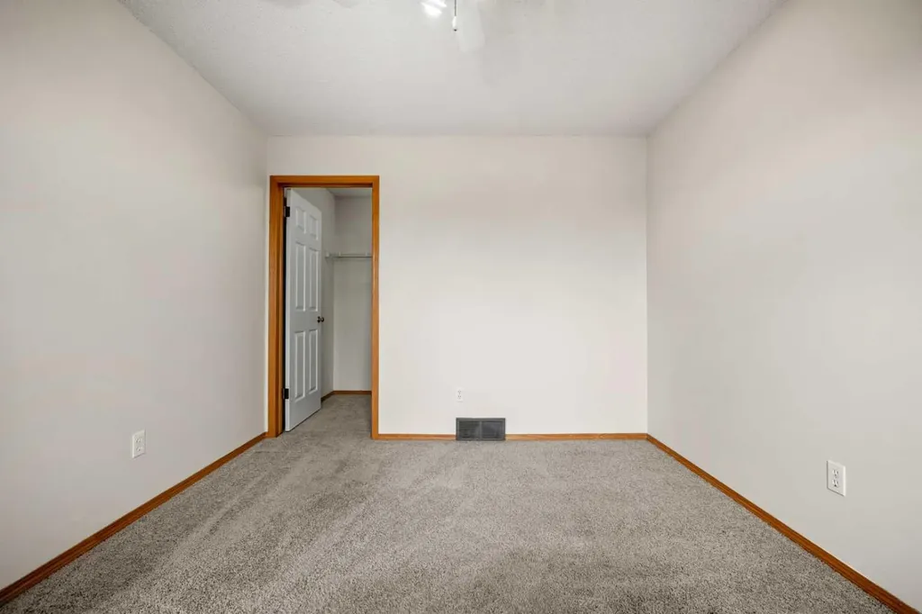 115 Macewan Park Circle Calgary AB T3K 4A3