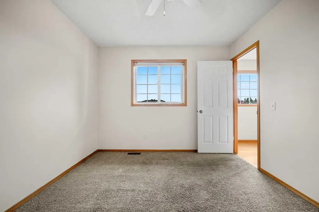 115 Macewan Park Circle Calgary AB T3K 4A3