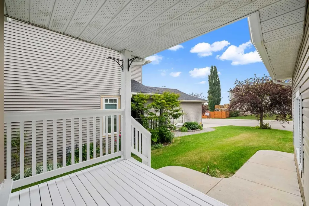 115 Macewan Park Circle Calgary AB T3K 4A3
