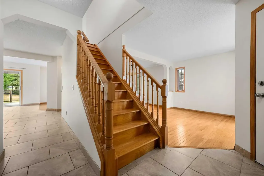115 Macewan Park Circle Calgary AB T3K 4A3