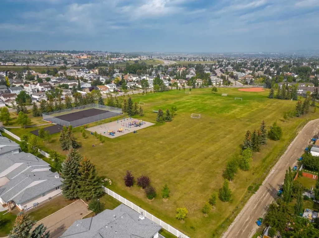 115 Macewan Park Circle Calgary AB T3K 4A3