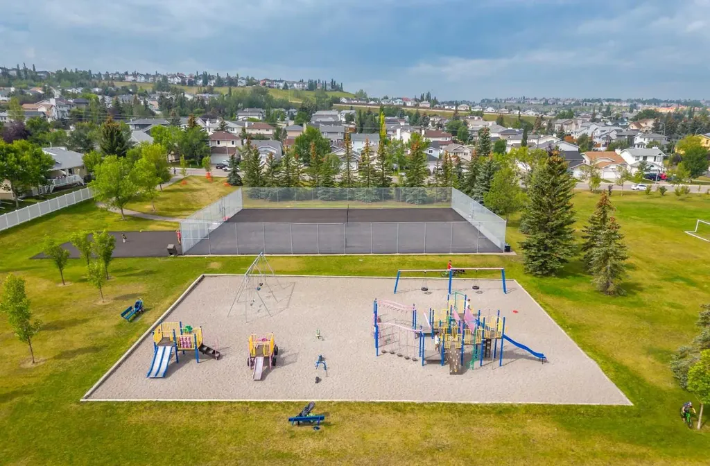 115 Macewan Park Circle Calgary AB T3K 4A3