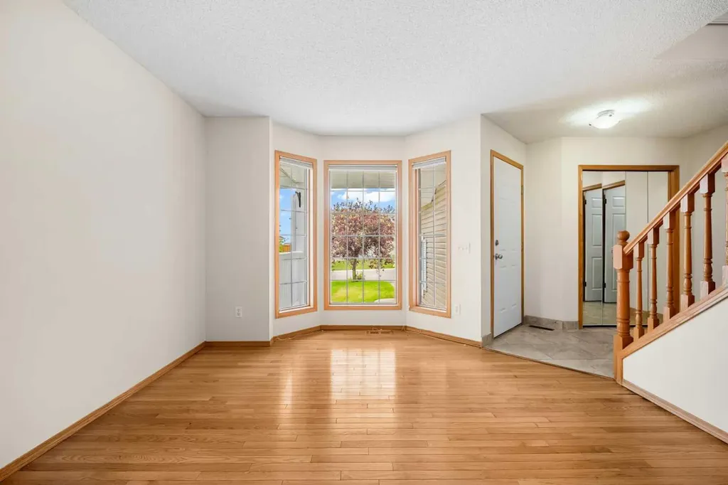 115 Macewan Park Circle Calgary AB T3K 4A3