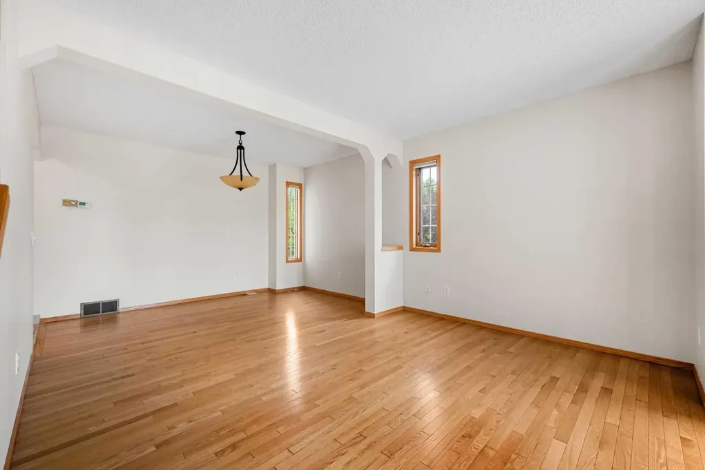 115 Macewan Park Circle Calgary AB T3K 4A3