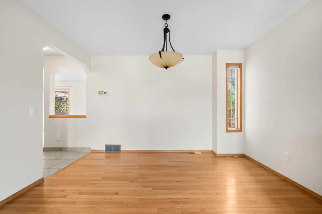 115 Macewan Park Circle Calgary AB T3K 4A3