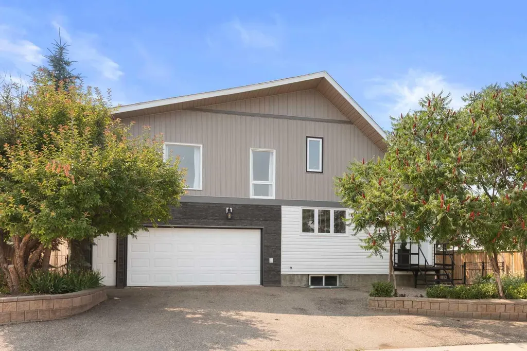 914 3 Street SW Redcliff AB T0J 2P0