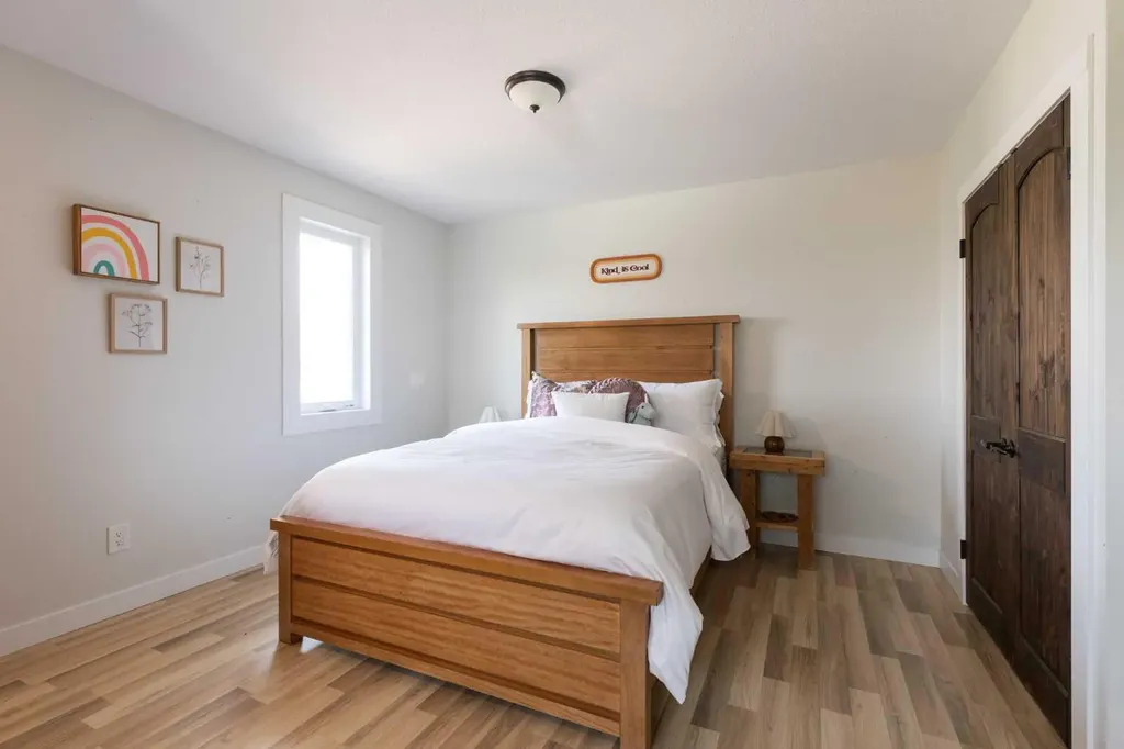 914 3 Street SW Redcliff AB T0J 2P0