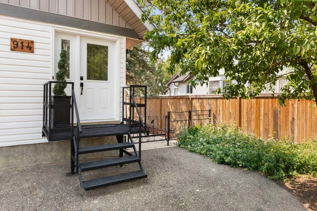 914 3 Street SW Redcliff AB T0J 2P0