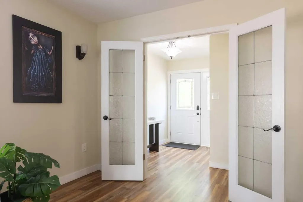 914 3 Street SW Redcliff AB T0J 2P0