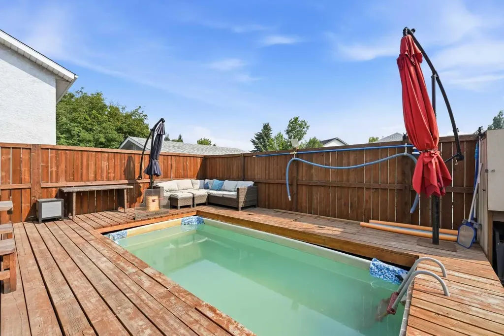 96 Rivercrest Crescent SE Calgary AB T2C 4J7