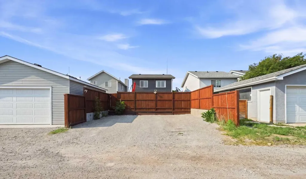 96 Rivercrest Crescent SE Calgary AB T2C 4J7