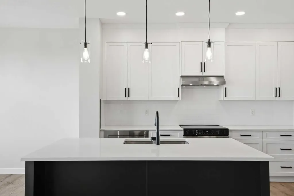 467 Kinniburgh Loop Chestermere AB T1X 3C2