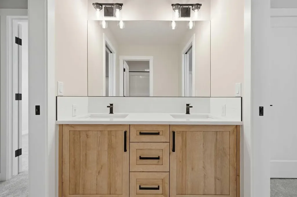 467 Kinniburgh Loop Chestermere AB T1X 3C2