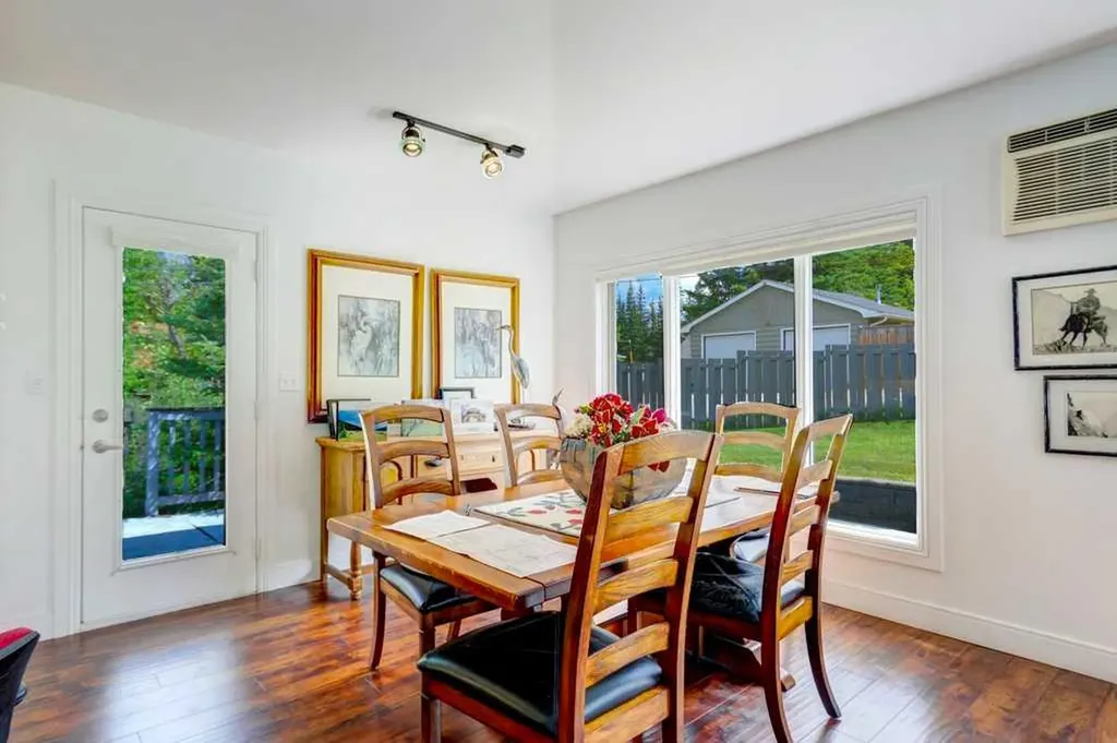 114 Park Avenue Banff AB T1L 1E2
