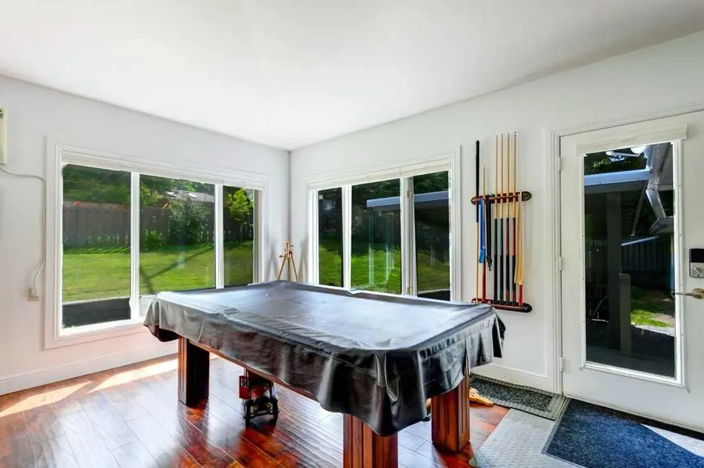 114 Park Avenue Banff AB T1L 1E2