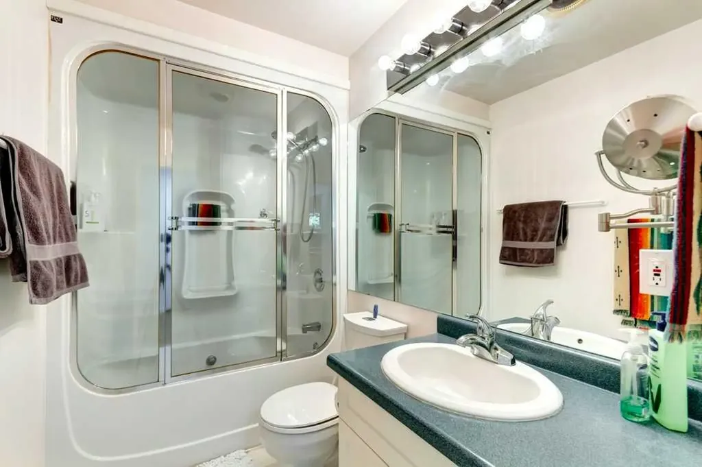 114 Park Avenue Banff AB T1L 1E2