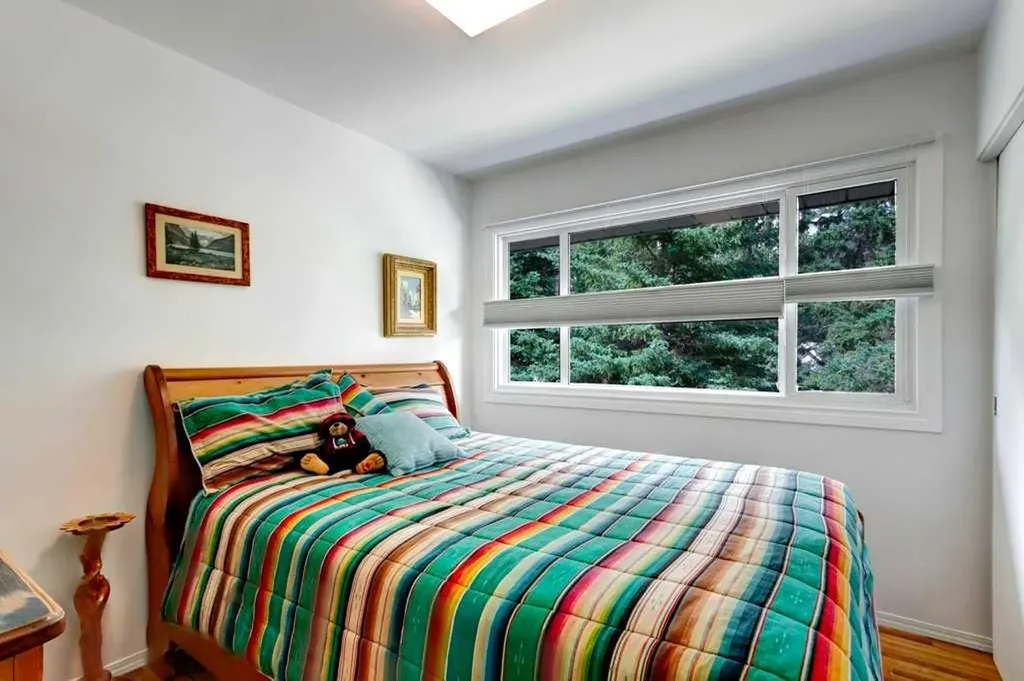 114 Park Avenue Banff AB T1L 1E2