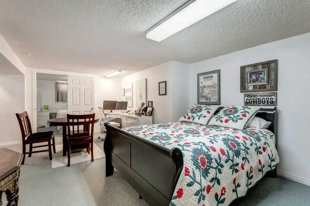 114 Park Avenue Banff AB T1L 1E2
