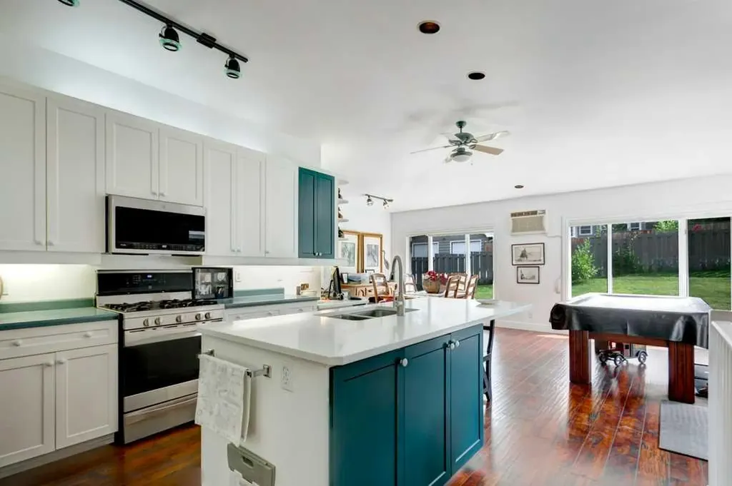 114 Park Avenue Banff AB T1L 1E2