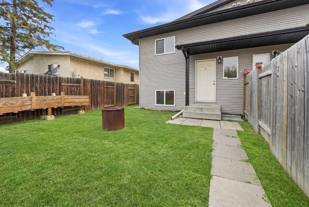 1205 Fleming Avenue Penhold AB T0M 1R0