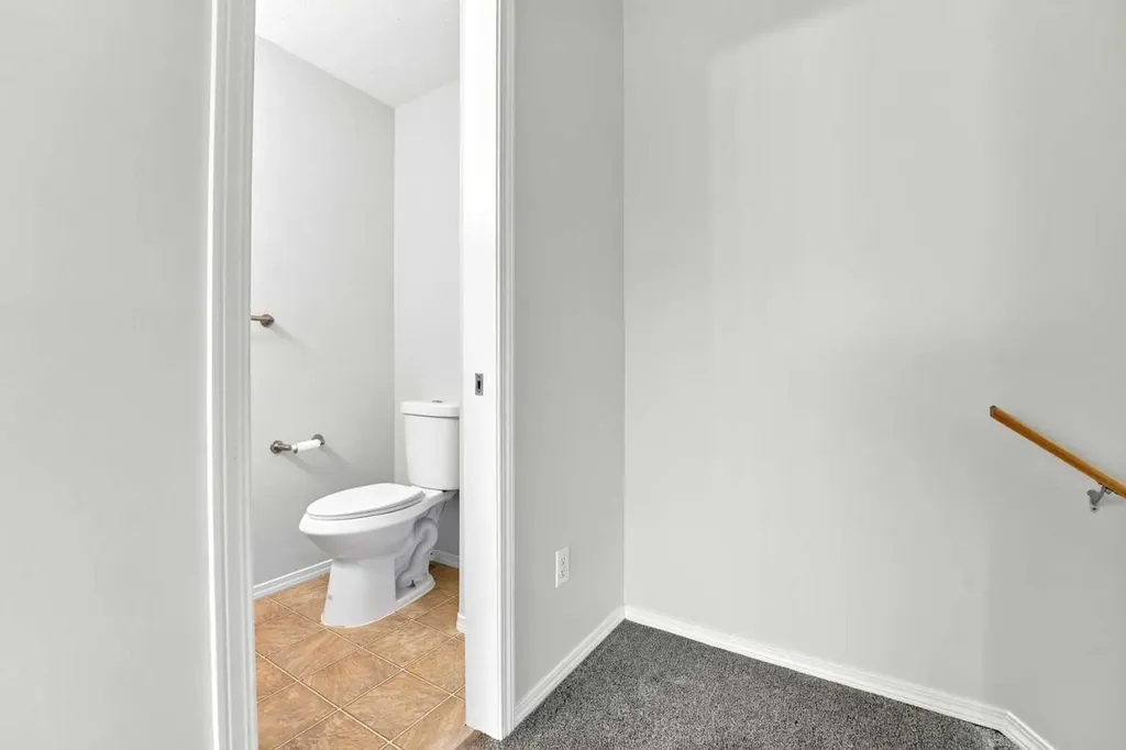1205 Fleming Avenue Penhold AB T0M 1R0