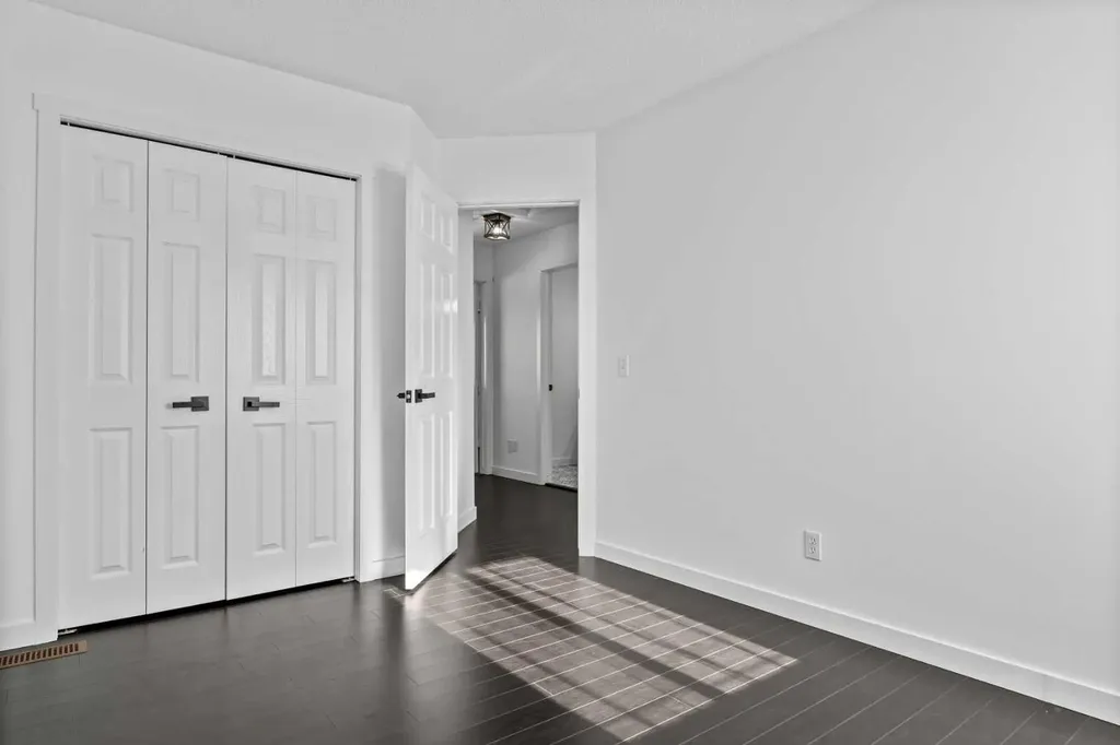 950 Arbour Lake Road NW Calgary AB T3J 5B3