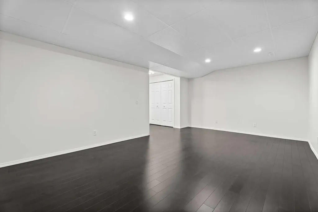 950 Arbour Lake Road NW Calgary AB T3J 5B3