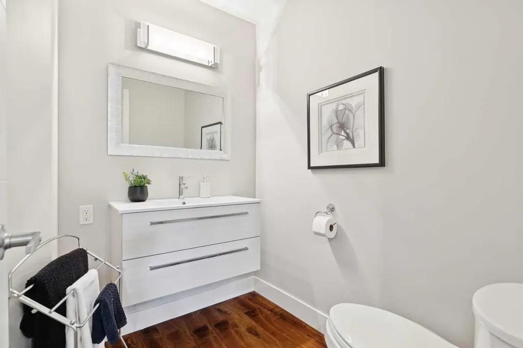 58 Candle Terrace SW Calgary AB T2W 6G7