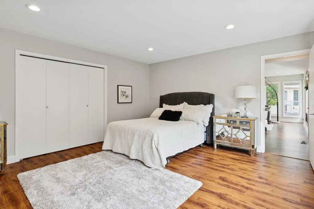 58 Candle Terrace SW Calgary AB T2W 6G7