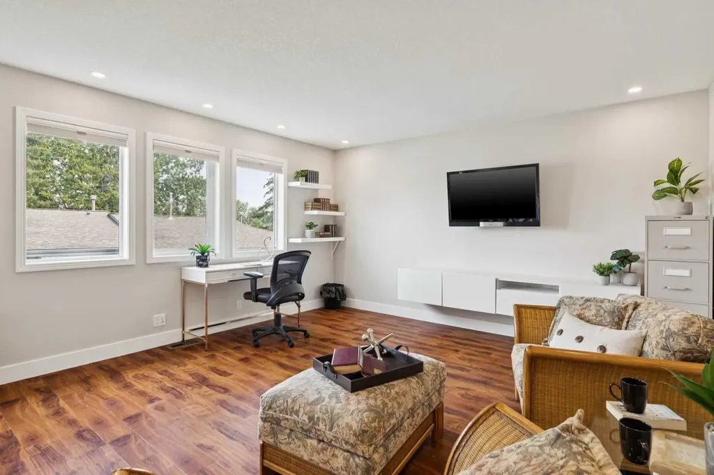 58 Candle Terrace SW Calgary AB T2W 6G7