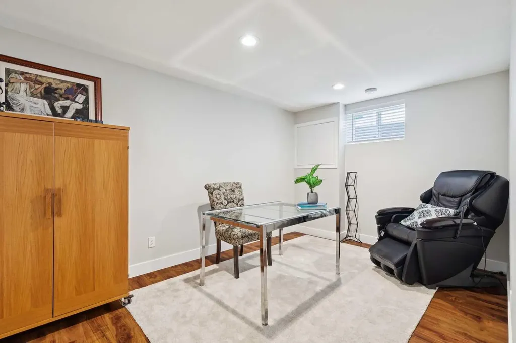 58 Candle Terrace SW Calgary AB T2W 6G7