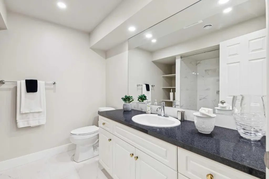 58 Candle Terrace SW Calgary AB T2W 6G7
