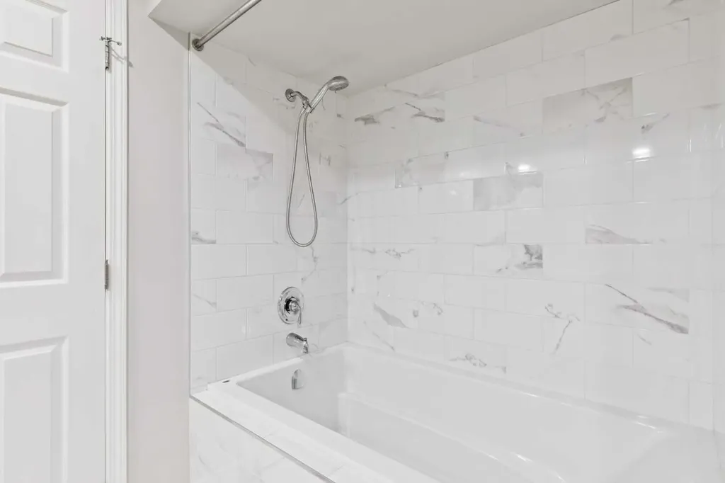 58 Candle Terrace SW Calgary AB T2W 6G7