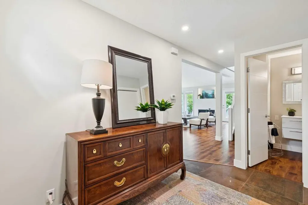 58 Candle Terrace SW Calgary AB T2W 6G7
