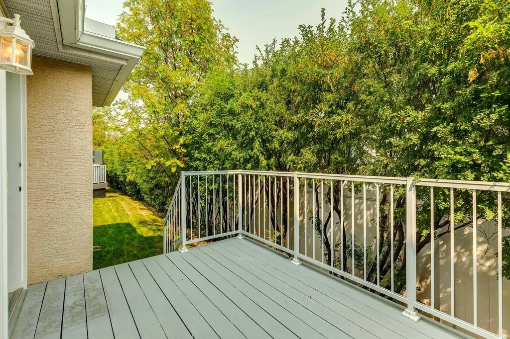 58 Candle Terrace SW Calgary AB T2W 6G7