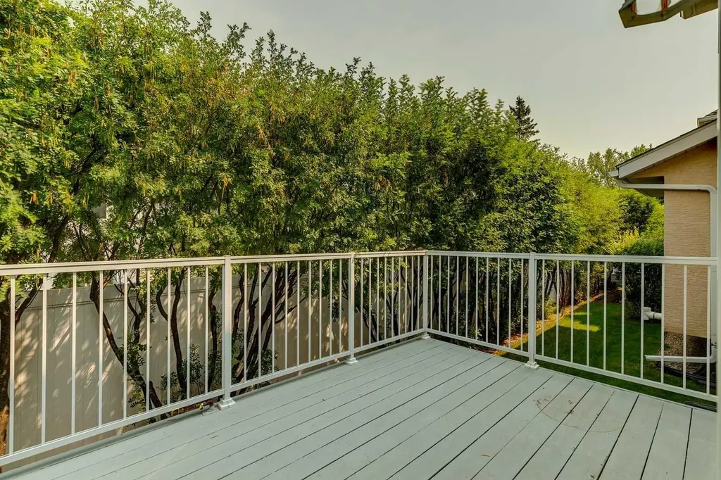 58 Candle Terrace SW Calgary AB T2W 6G7