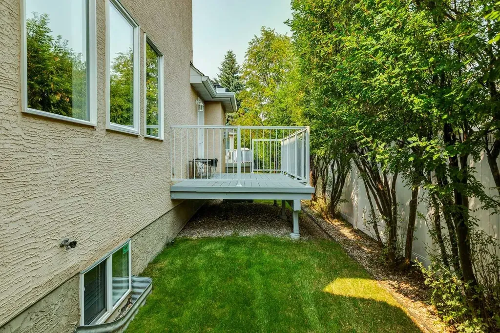 58 Candle Terrace SW Calgary AB T2W 6G7