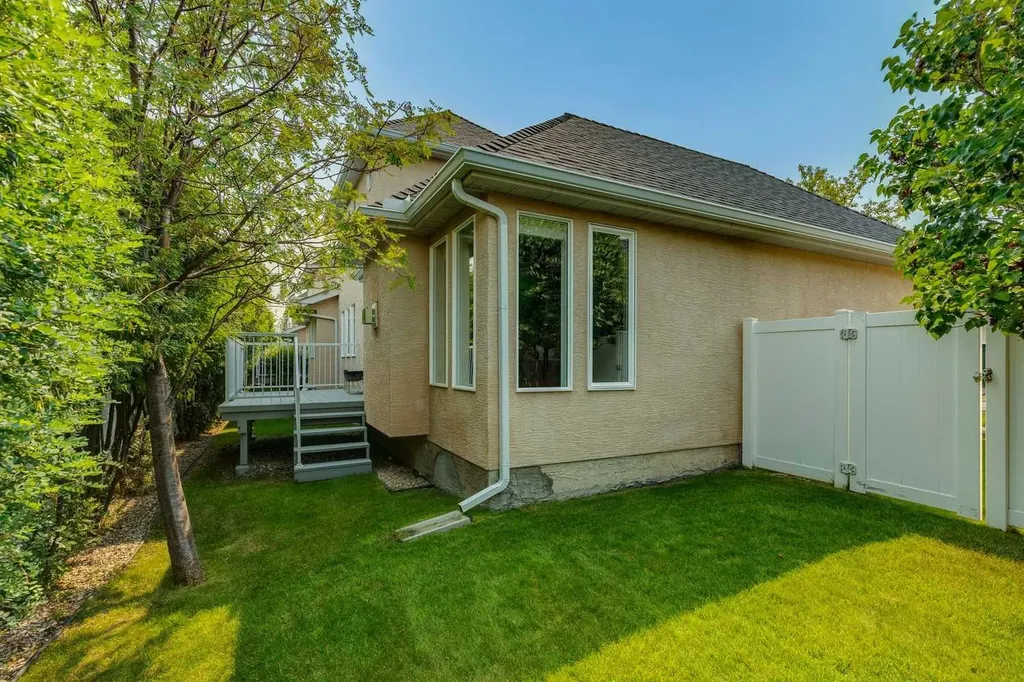 58 Candle Terrace SW Calgary AB T2W 6G7