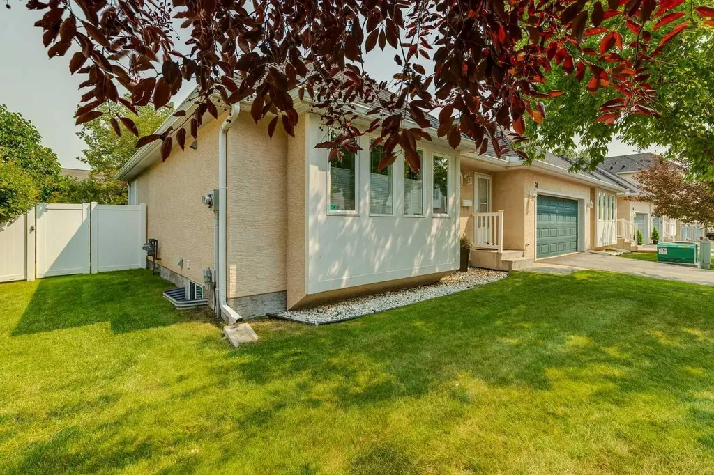 58 Candle Terrace SW Calgary AB T2W 6G7